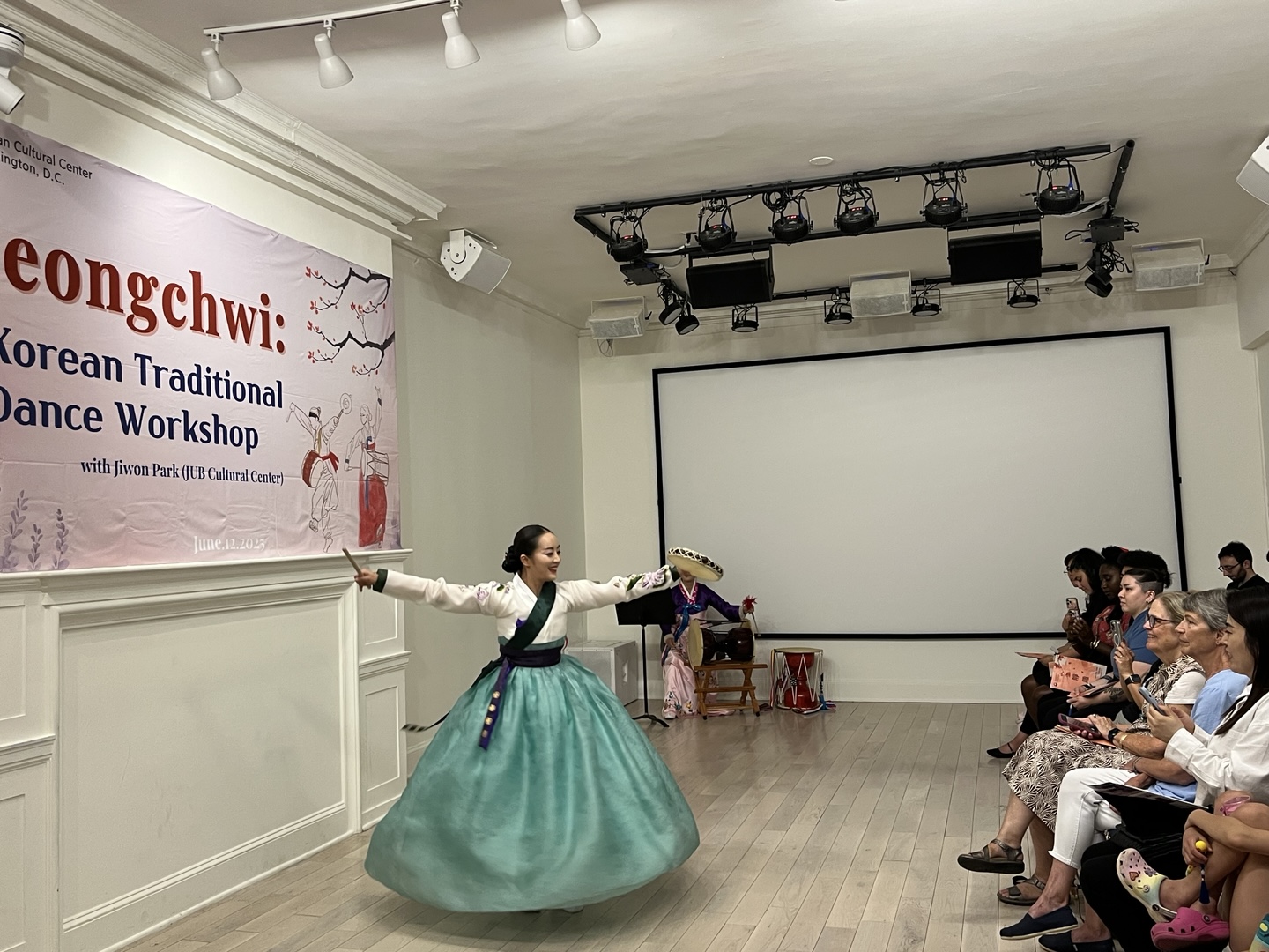 행사 사진 첨부