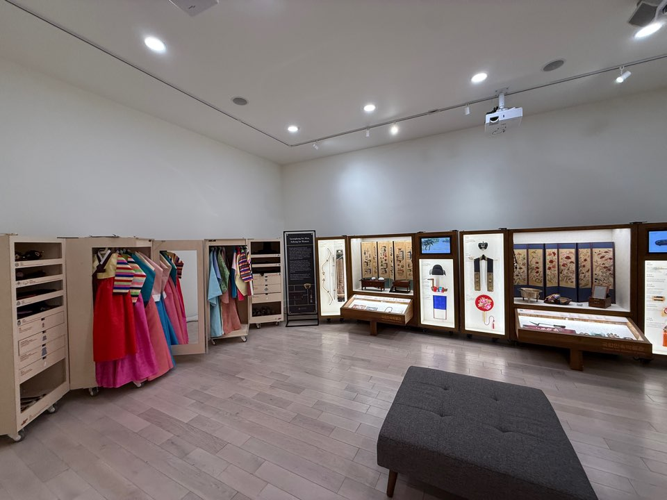 전시 사진 첨부