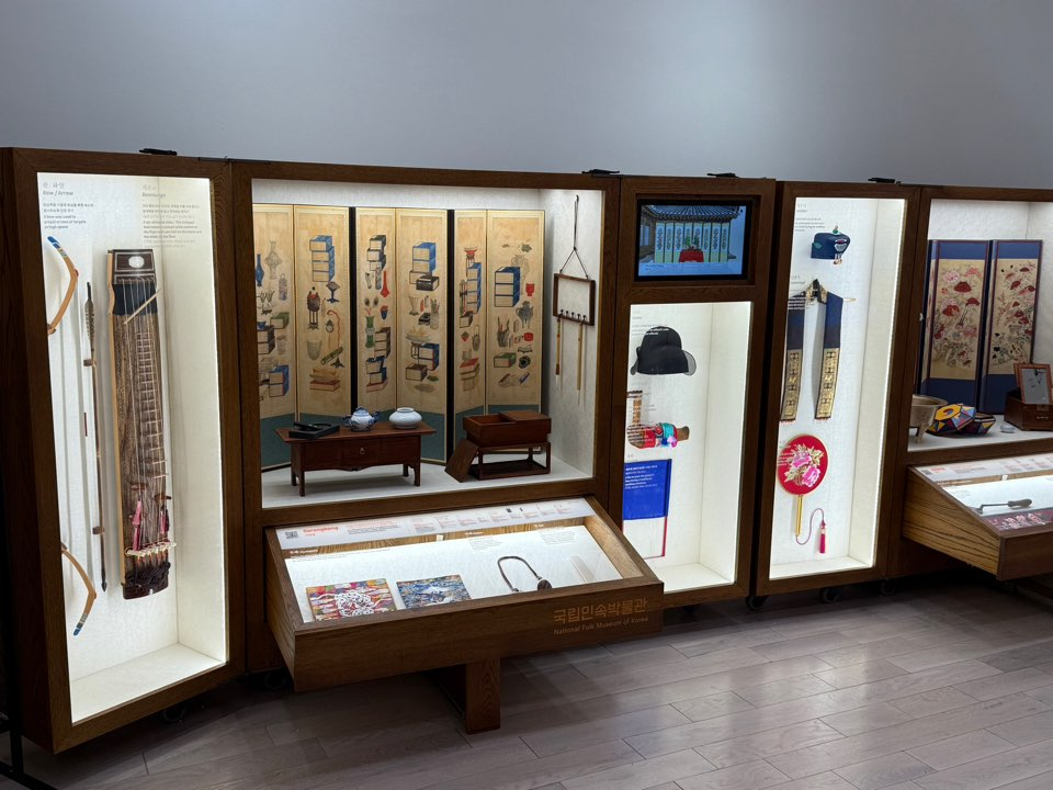 전시 사진 첨부