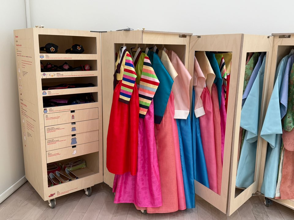 전시 사진 첨부